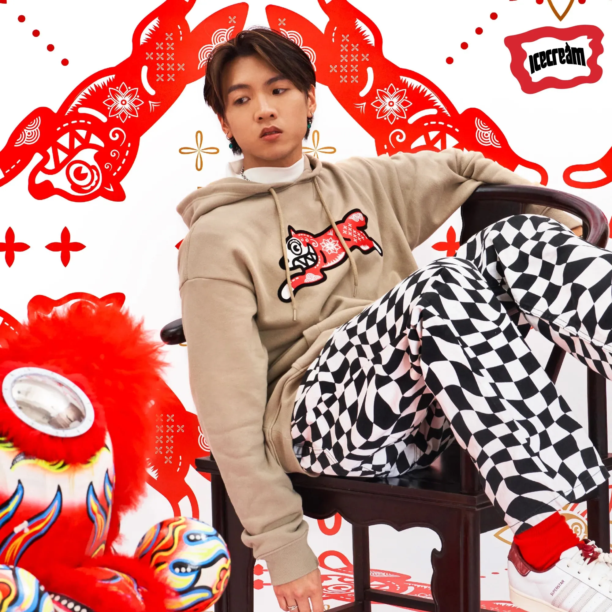 Icecream | KIRIGAMI RUNNING DOG FLOCK HOODIE  { BEIGE